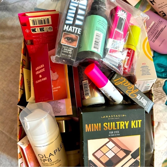 Mystery Box Makeup $245+ Retail Value,High End 5 full size and 10 mini+p… - Picture 3 of 3